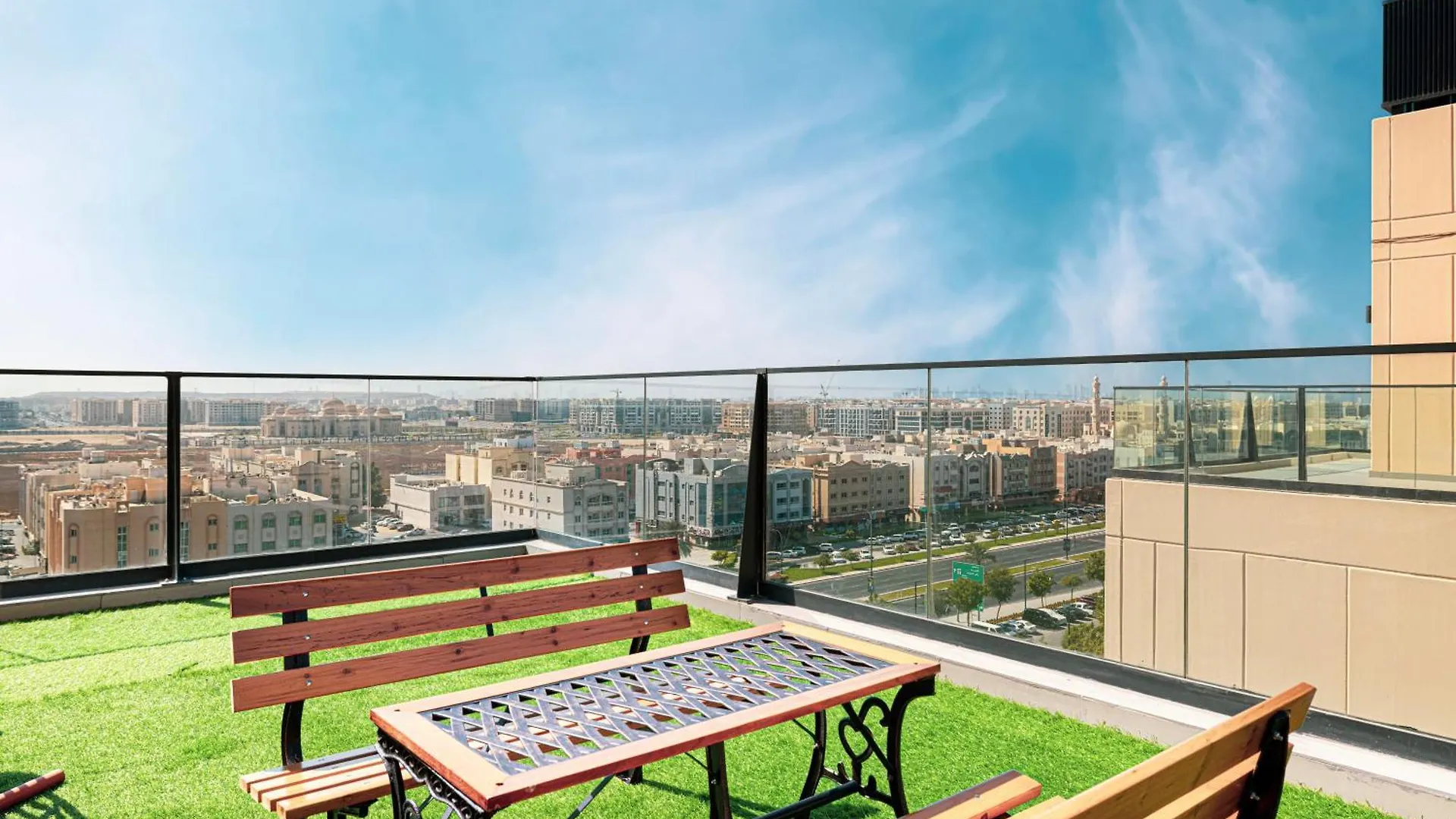 Apartment Ferienwohnung Luxury 1Br Penthouse With Skyviews Schardscha